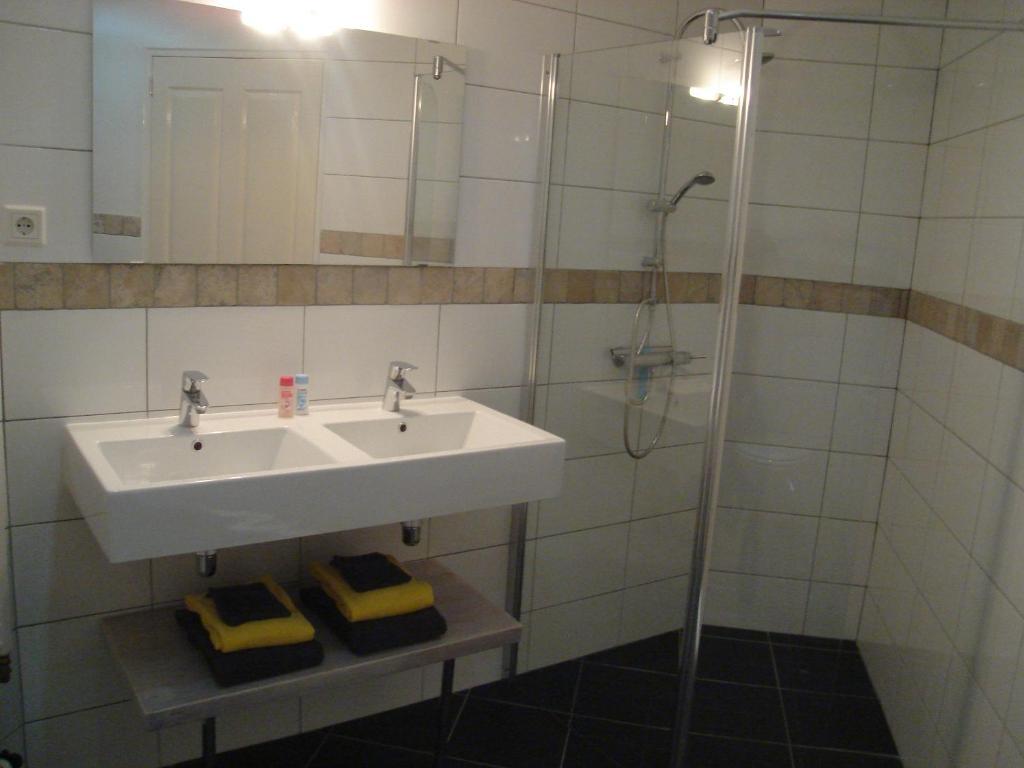 Roing B&B Hijken Bilik gambar